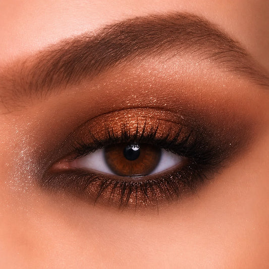 Smokey Eye Nedir? Koyu ve Dumanlı Göz Makyajı Nasıl Yapılır?
